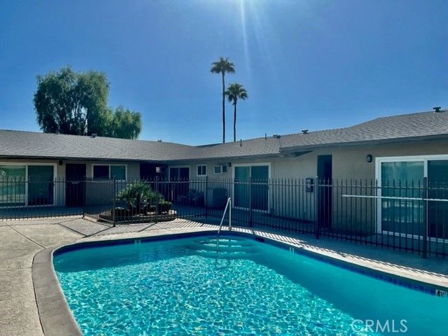 685 E Vista Chino 7, Palm Springs, CA 92262