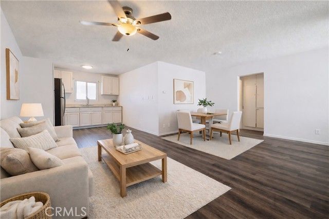 685 E Vista Chino 7, Palm Springs, CA 92262