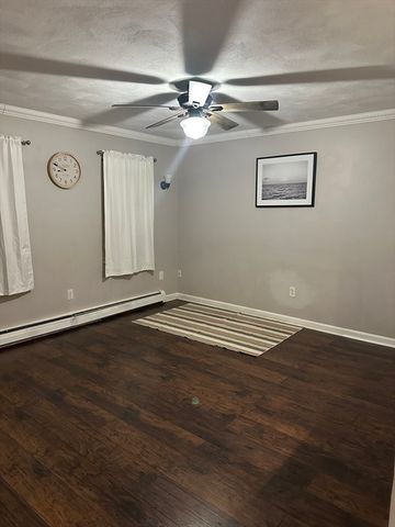 240 Acropolis Rd, Lowell, MA 01854