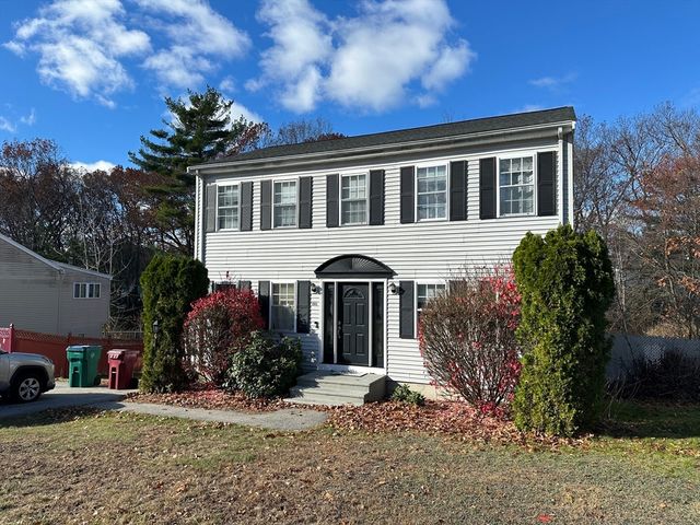 240 Acropolis Rd, Lowell, MA 01854
