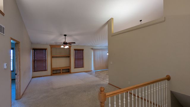 5431 Northwest Circle, Davenport, IA 52806