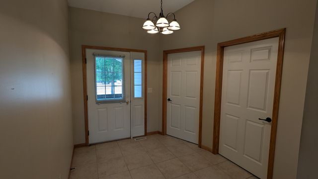 5431 Northwest Circle, Davenport, IA 52806