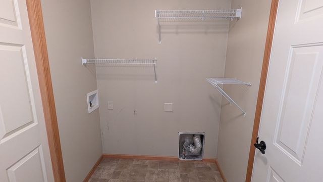 5431 Northwest Circle, Davenport, IA 52806