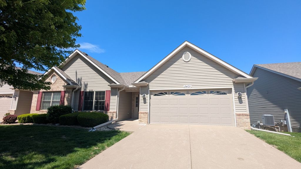 5431 Northwest Circle, Davenport, IA 52806