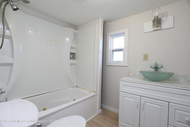 414 Joslen Boulevard 19, Hudson, NY 12534