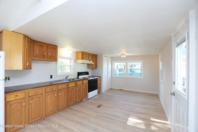 414 Joslen Boulevard 19, Hudson, NY 12534