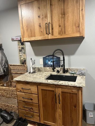 225 Eagle Ridge Road, Canyonville, OR 97417