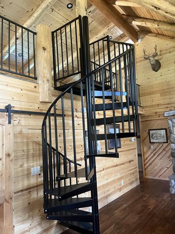 225 Eagle Ridge Road, Canyonville, OR 97417