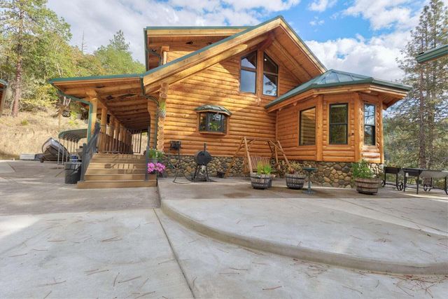 225 Eagle Ridge Road, Canyonville, OR 97417