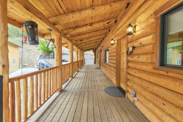 225 Eagle Ridge Road, Canyonville, OR 97417