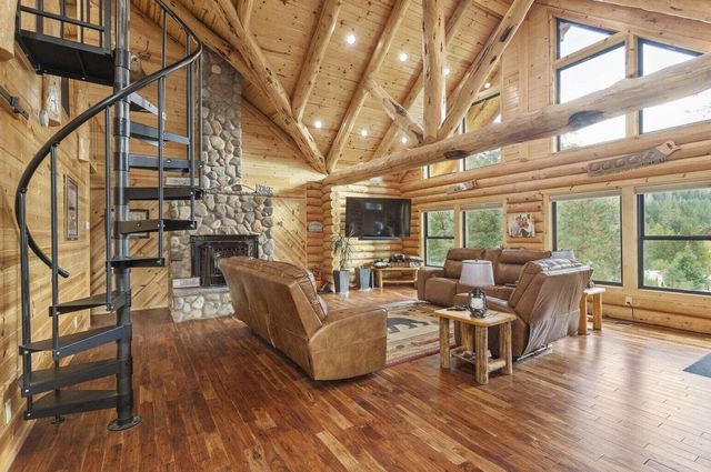 225 Eagle Ridge Road, Canyonville, OR 97417