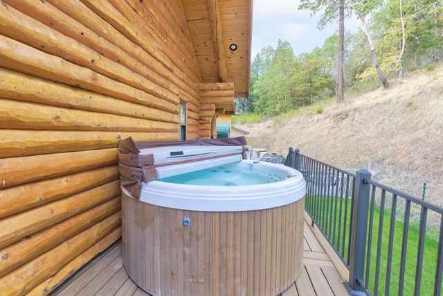 225 Eagle Ridge Road, Canyonville, OR 97417