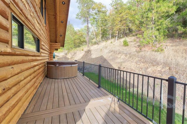 225 Eagle Ridge Road, Canyonville, OR 97417