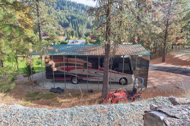 225 Eagle Ridge Road, Canyonville, OR 97417