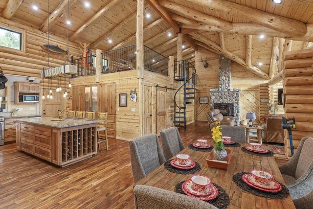 225 Eagle Ridge Road, Canyonville, OR 97417