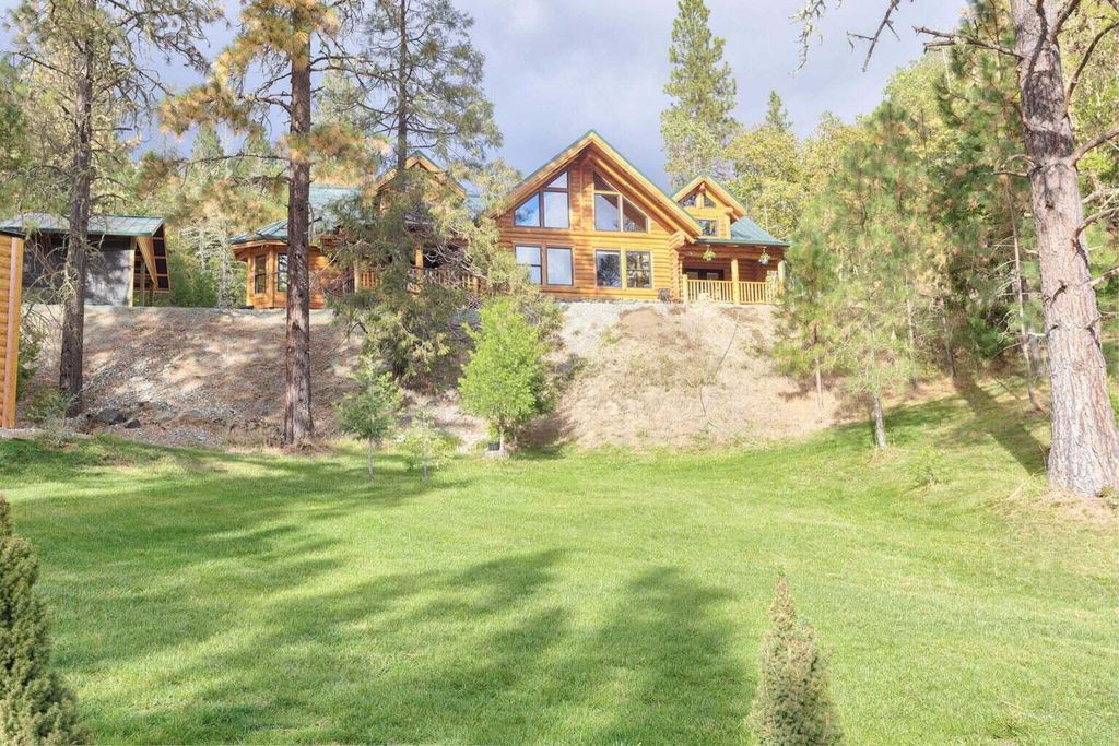 225 Eagle Ridge Road, Canyonville, OR 97417