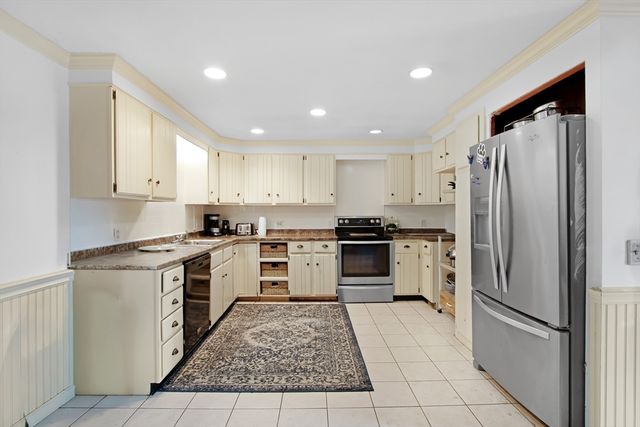 14 Walnut Street, Plainville, MA 02762