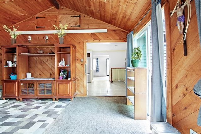 14 Walnut Street, Plainville, MA 02762