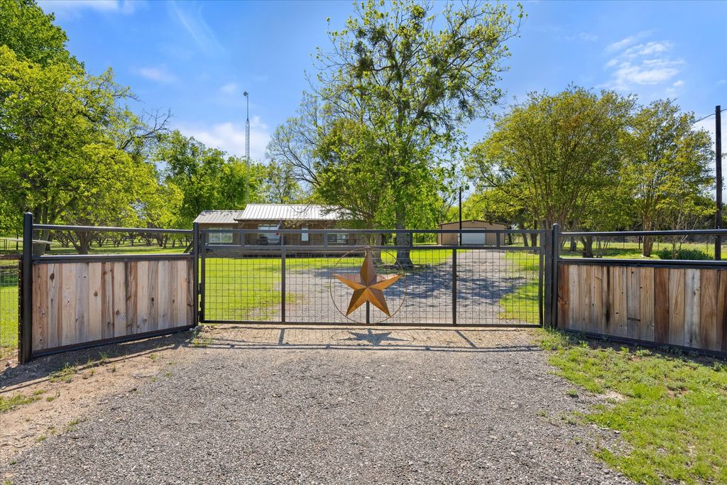 17011 Fm 56, Kopperl, TX 76652