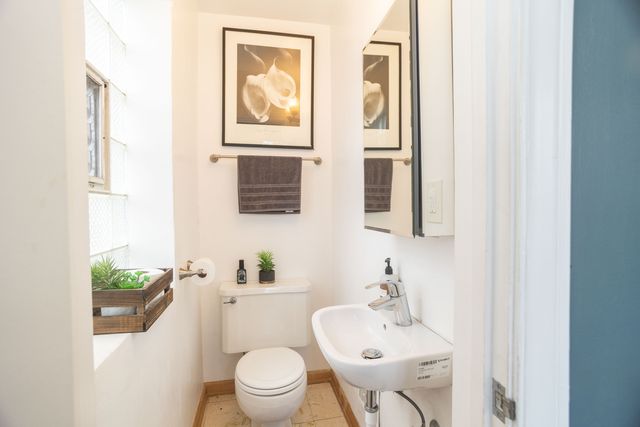 1747 N Sayre Avenue, Chicago, IL 60707