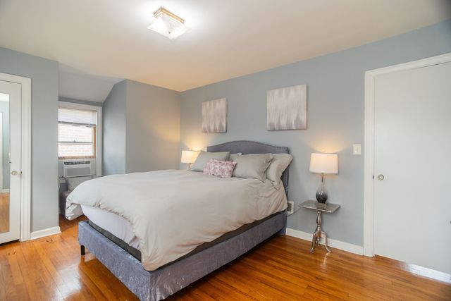 1747 N Sayre Avenue, Chicago, IL 60707