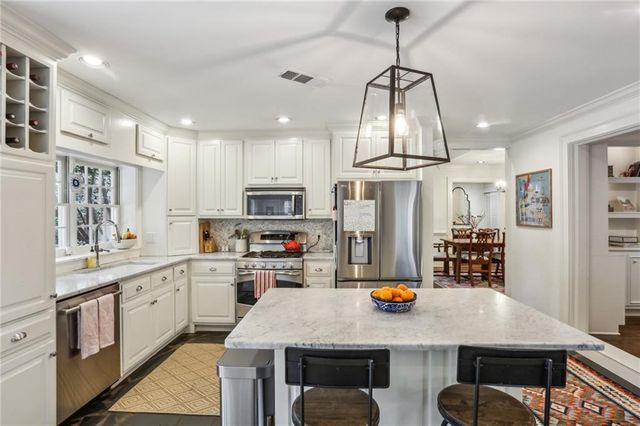 2415 Oldfield NW Road, Atlanta, GA 30327