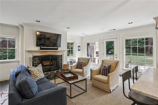 2415 Oldfield NW Road, Atlanta, GA 30327