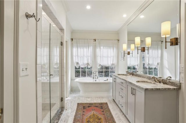 2415 Oldfield NW Road, Atlanta, GA 30327