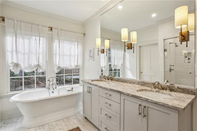 2415 Oldfield NW Road, Atlanta, GA 30327