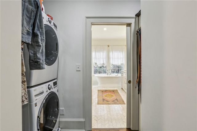 2415 Oldfield NW Road, Atlanta, GA 30327