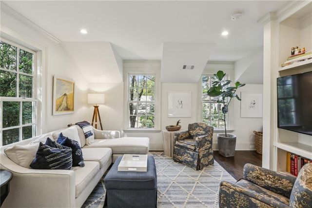 2415 Oldfield NW Road, Atlanta, GA 30327