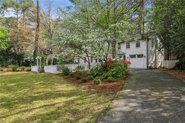 2415 Oldfield NW Road, Atlanta, GA 30327