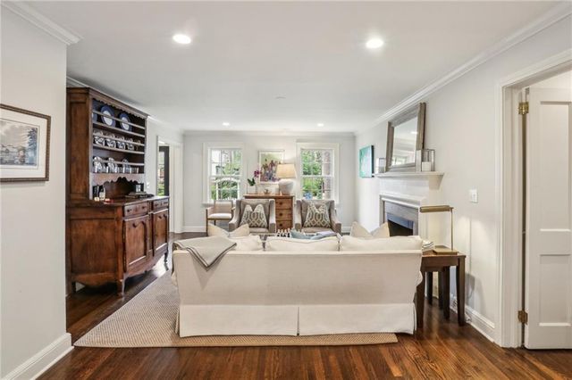 2415 Oldfield NW Road, Atlanta, GA 30327