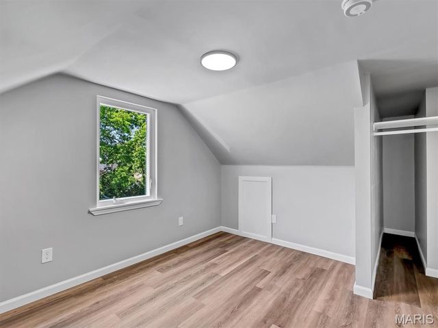 7065 Foxcroft Drive, St Louis, MO 63123
