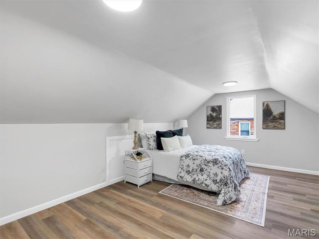 7065 Foxcroft Drive, St Louis, MO 63123