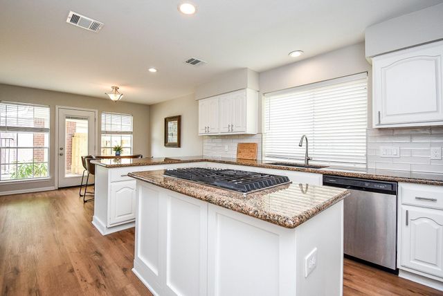 426 Oyster Creek Village Drive, Missouri City, TX 77459