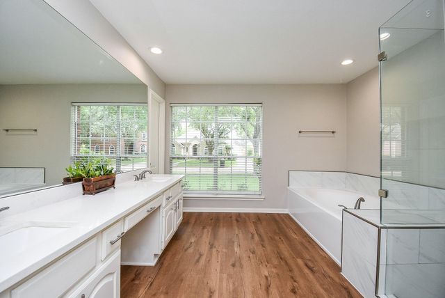 426 Oyster Creek Village Drive, Missouri City, TX 77459