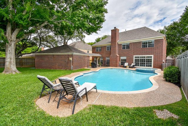 426 Oyster Creek Village Drive, Missouri City, TX 77459