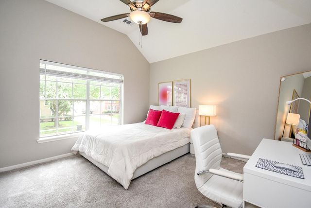 426 Oyster Creek Village Drive, Missouri City, TX 77459