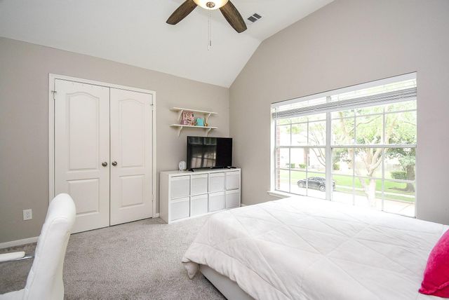 426 Oyster Creek Village Drive, Missouri City, TX 77459