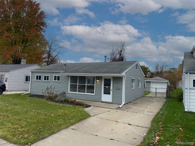 1615 E Greig Avenue, Madison Heights, MI 48071