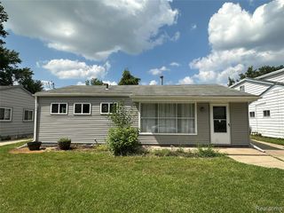 1615 E Greig Avenue, Madison Heights, MI 48071