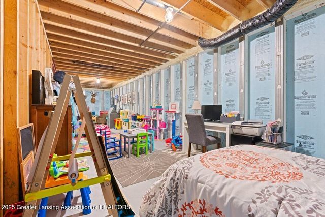 2036 Reo Road, Lansing, MI 48910