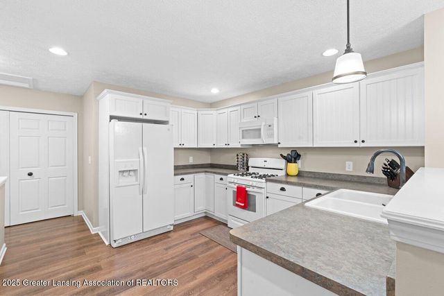 2036 Reo Road, Lansing, MI 48910