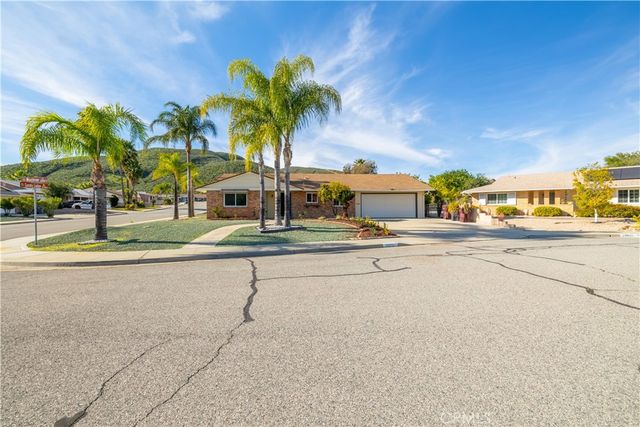 28061 Winthrop Court, Menifee, CA 92586