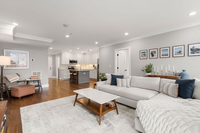 136 Sydney St 5, Boston, MA 02125