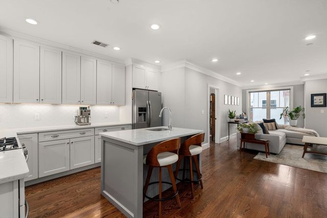 136 Sydney St 5, Boston, MA 02125