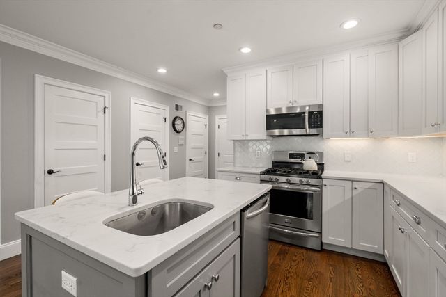136 Sydney St 5, Boston, MA 02125