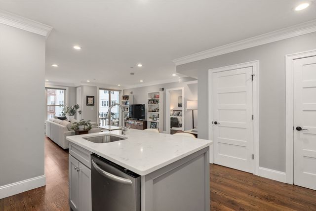 136 Sydney St 5, Boston, MA 02125