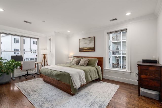 136 Sydney St 5, Boston, MA 02125